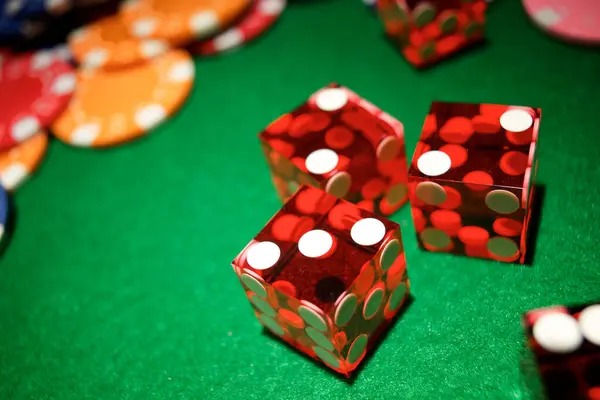 Fortune Mouse live game interface with spinning wheel and multiplier display